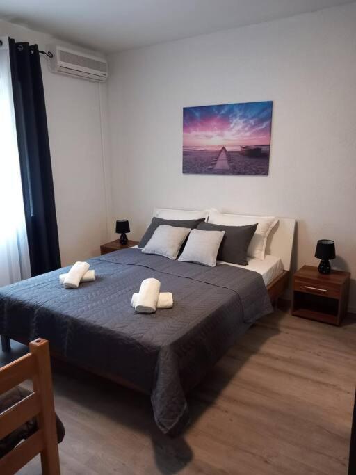 Apartment Dora-100M From The Central Beach Makarska Exterior photo
