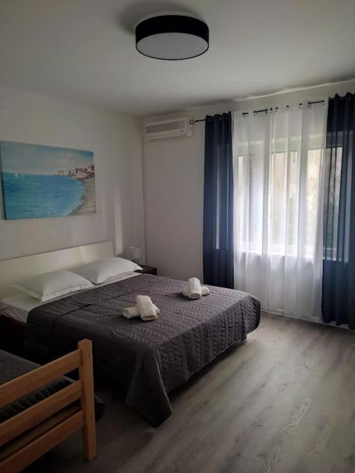 Apartment Dora-100M From The Central Beach Makarska Exterior photo