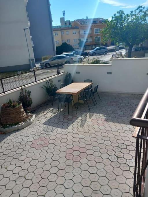 Apartment Dora-100M From The Central Beach Makarska Exterior photo